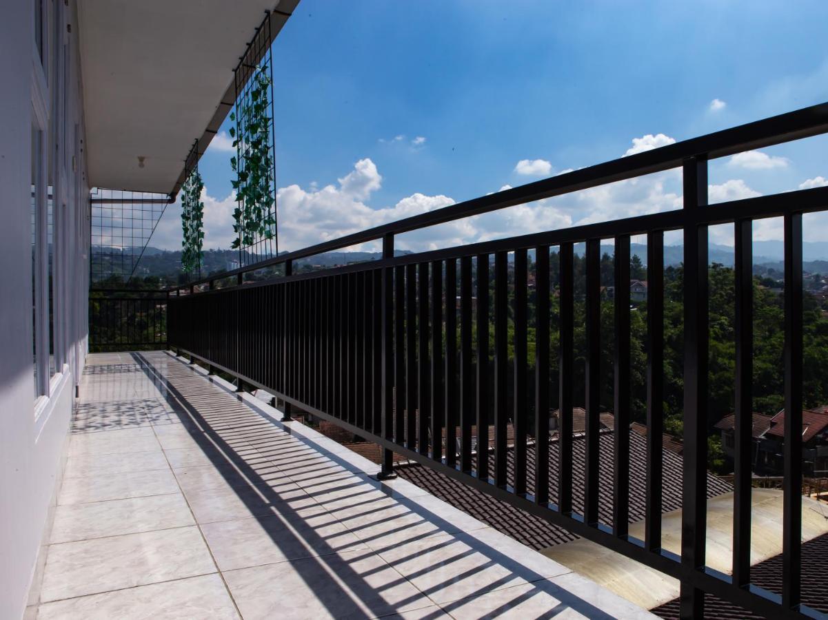 OYO 569 Cigadung Guest House Bandung Exterior foto
