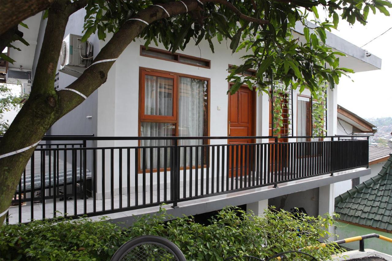 OYO 569 Cigadung Guest House Bandung Exterior foto