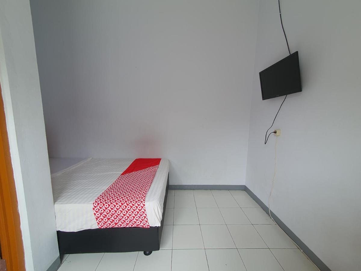 OYO 569 Cigadung Guest House Bandung Exterior foto
