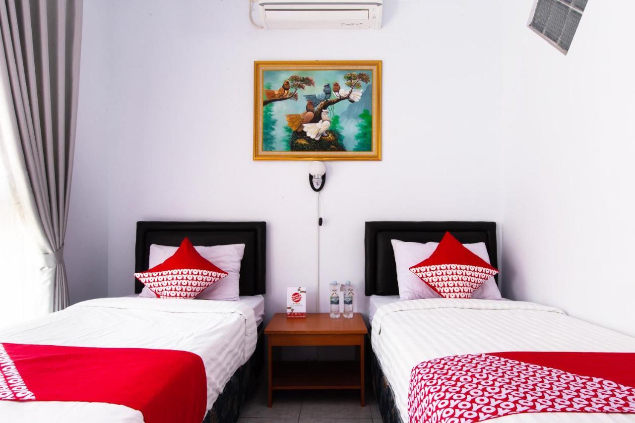 OYO 569 Cigadung Guest House Bandung Exterior foto